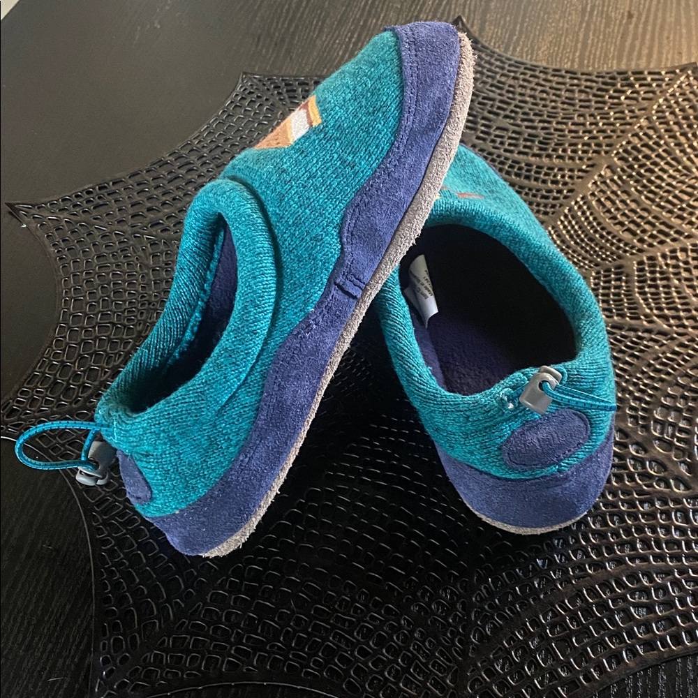 L.L. Bean S’mores Sweater Fleece Motif Teal/Blue Slipper, Size 1-2 kids (unisex) - Picture 3 of 8